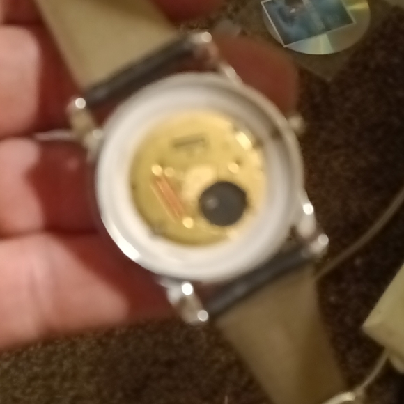 Watch - Picture 5 of 5